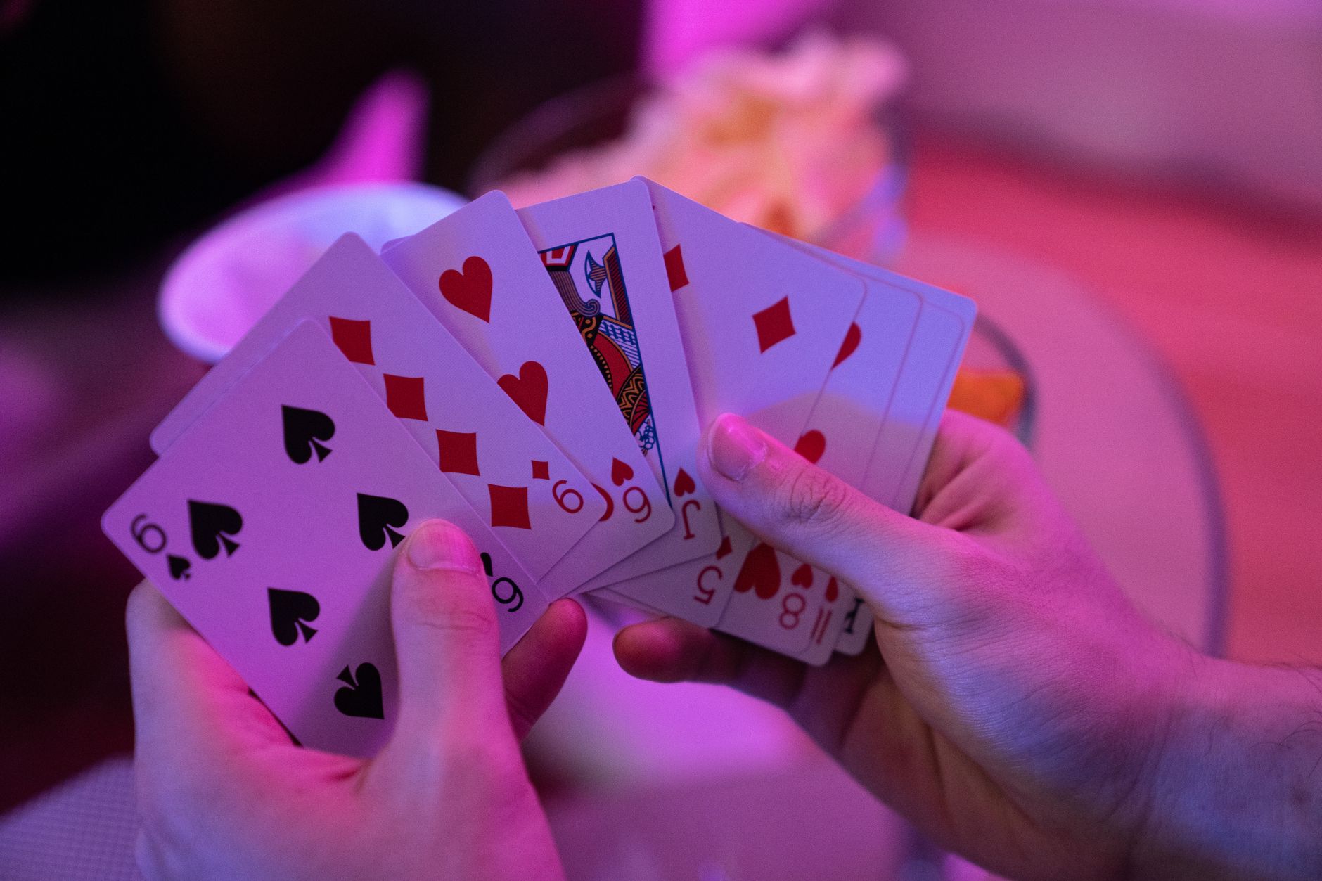 Range de Mãos no Poker: Como Pensar em Faixas e Não em Cartas Isoladas